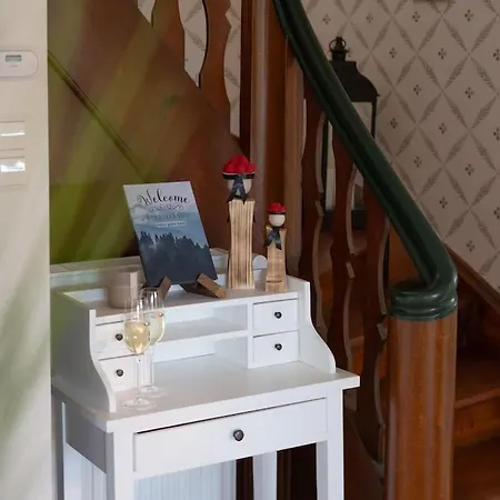 בית נופש Exklusives Am Waldrand Mit Whirlpool Und Sauna סכונאץ'