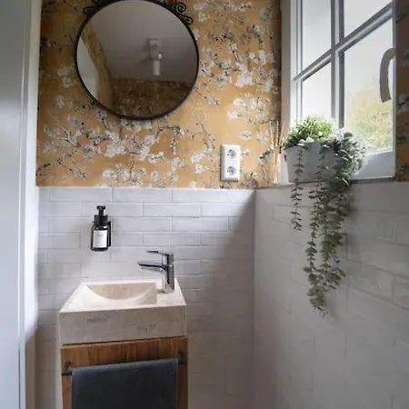 Exklusives Am Waldrand Mit Whirlpool Und Sauna