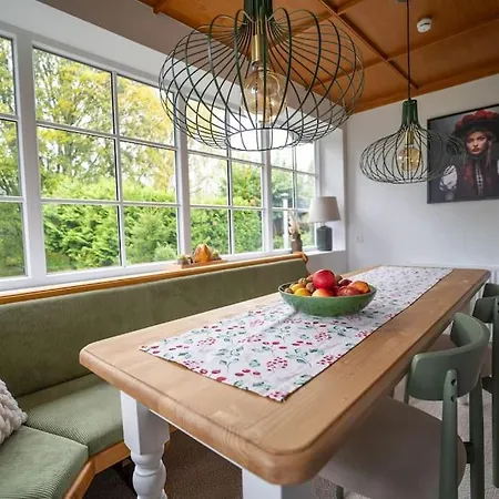 Exklusives Am Waldrand Mit Whirlpool Und Sauna בית נופש *