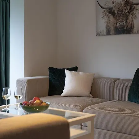 בית נופש Exklusives Am Waldrand Mit Whirlpool Und Sauna *