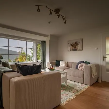 בית נופש Exklusives Am Waldrand Mit Whirlpool Und Sauna סכונאץ'